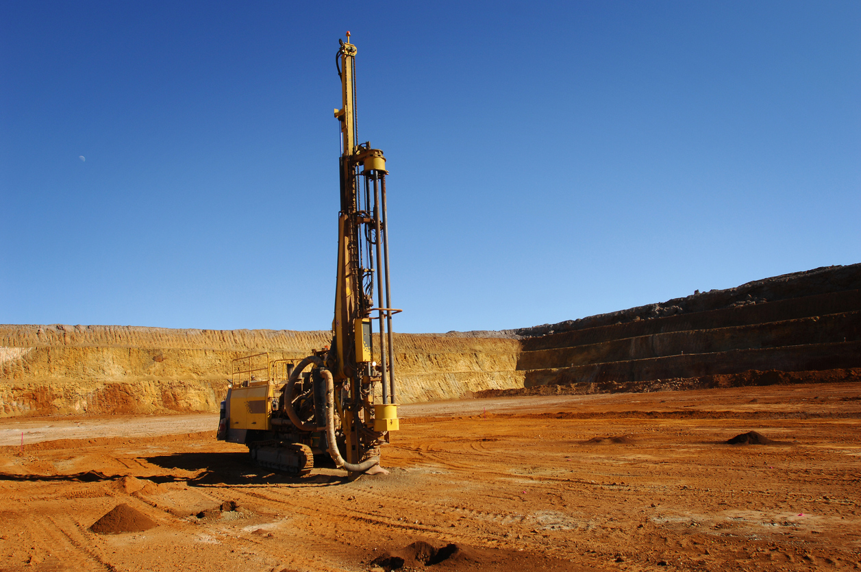 Бурение горных пород. Mineria. Mining drills. Буровой станок сандвик д50кс. Sandvik dd422i.